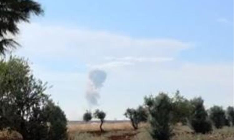 Воена воздухопловна база под напад: Се слушаат силни експлозии, се издига густ чад (ВИДЕО)