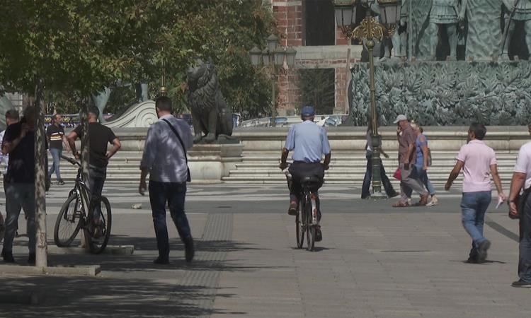Стопанската комора со законски предлог за кратење на празниците, ССМ се спротивставува