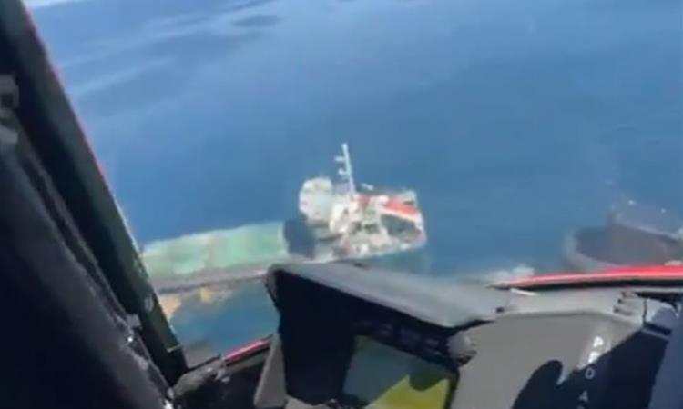 Прекината потрагата по екипажот на брод погоден од дрон кај брегот на Бугарија