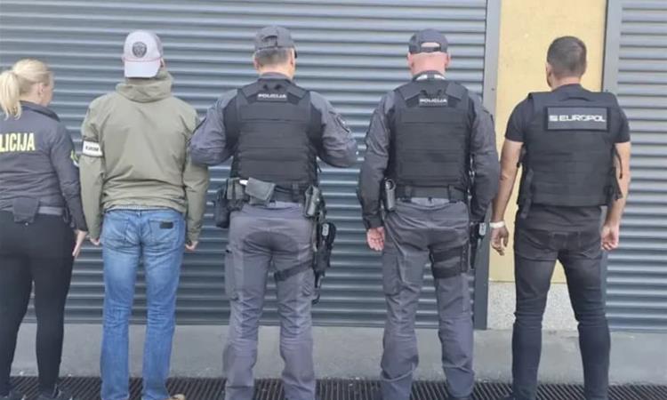 Европол разби моќна криминална мрежа од Балканот- ги товарат за убиства, киднапирања, дрога...