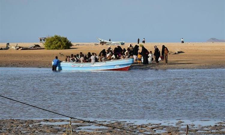 Најмалку 109 мигранти загинаа кога бродот се преврте во близина на Џибути