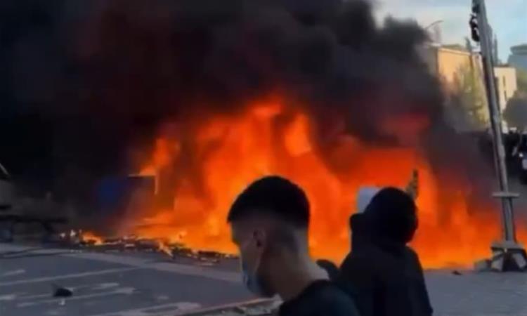Насилни студентски протести во Тирана: Горат згради, десетици се повредени (ВИДЕО)