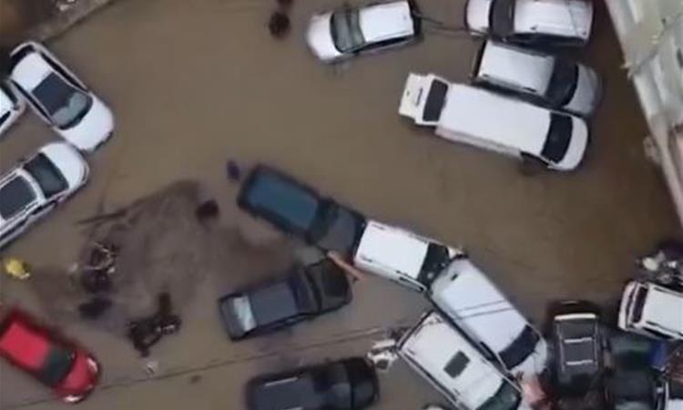 Петмина загинати во поплави во Турција – издадено предупредување за 45 провинции
