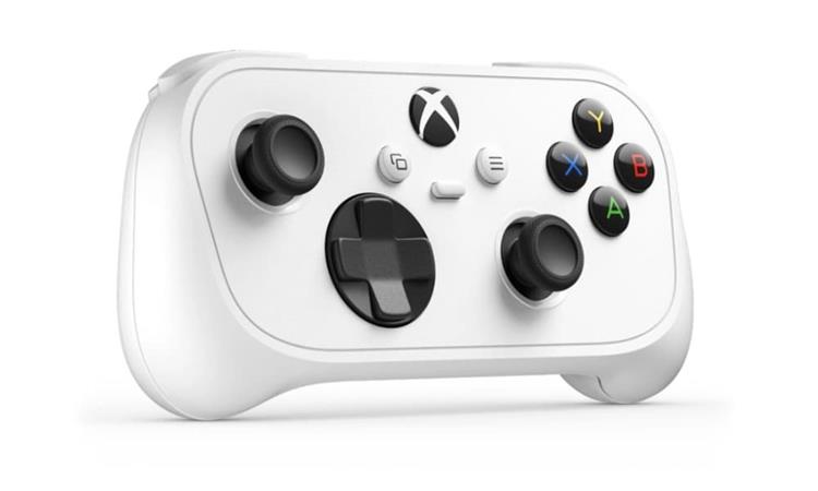 „Microsoft“ ги изненади сите со својот најмал „Xbox“ контролер