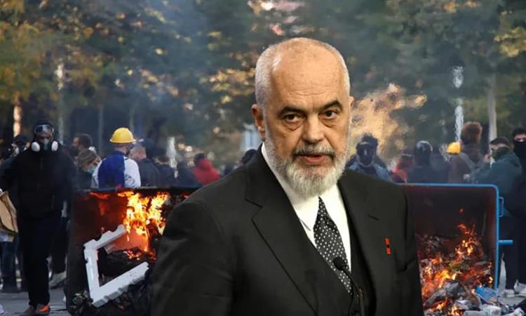 Рама им вети повисоки плати и награди на полицајците на „првата линија“- седми ден насилни протести во Албанија (ВИДЕО)