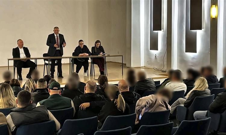 Клековски се сретна со повредените од „Пулс“