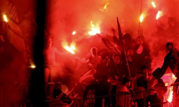 Скандал во Лигата на шампионите: Со факели гаѓаат лица со инвалидитет (ВИДЕО)