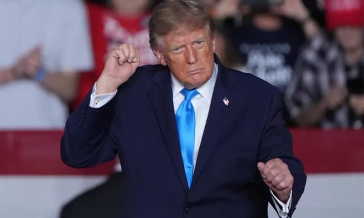 Трамп со нов бисер: Гугл не ми дозволи да го преименувам Атлантскиот Океан во Трампов Океан (ВИДЕО)