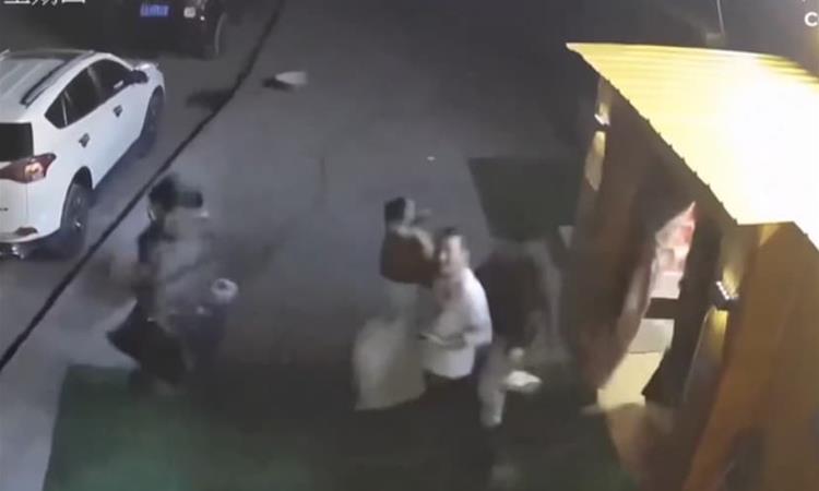 Најмалку 16 загинати во земјотресот од 7 степени во Кина (ВИДЕО)