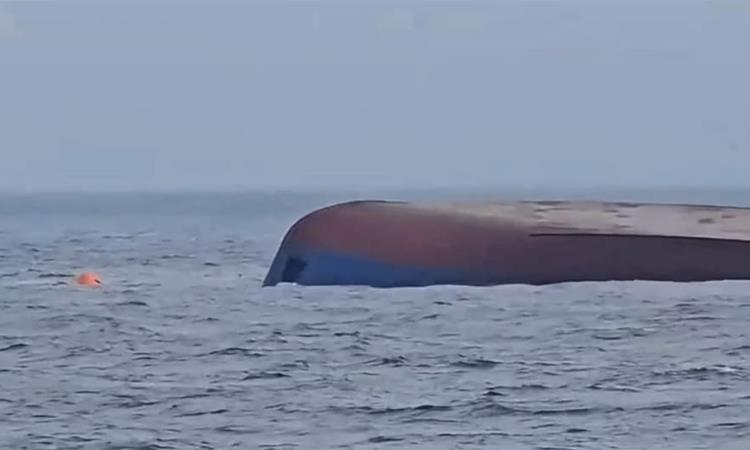 Брод е погоден со дронови на 25 километри од брегот на Романија- има загинати и исчезнати (ВИДЕО)
