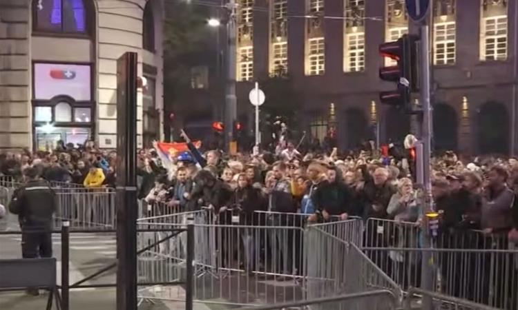 Вучиќ си оди: Студентската листа освои апсолутно мнозинство и самата ќе може да ја формира новата српска влада
