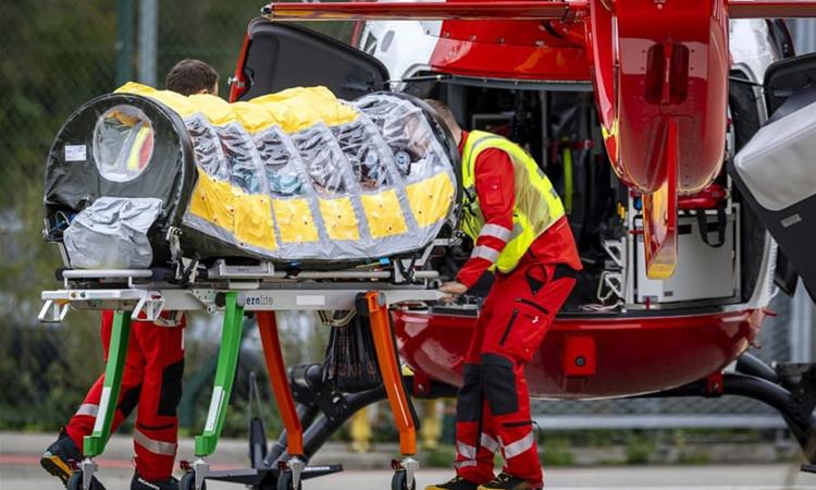 Жена со ебола пренесена во Швајцарија, има сомнеж за уште еден случај