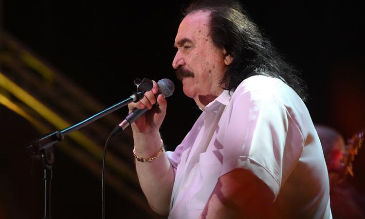 Почина легендарниот хрватски пејач Мишо Ковач