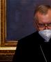 Вториот човек на Ватикан позитивен на коронавирусот