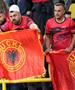 Политика на Еврото: Албански навивачи истакнаа знамиња „УЧК“ пред натпреварот со Италија 