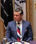Министерот за одбрана на САД на средбата со Зеленски носи вратоврска со боите на Русија (ВИДЕО)