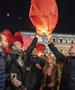 Илјадници хартиени фенери го исполнија небото во Атина на традиционалната „Ноќ на желбите“