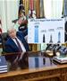 Трамп мафта со графикон на прес конференција: Нашиот базен ќе биде поголем и од висококатници 