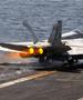 Американскиот „F/A-18“ неутрализираше ирански танкер