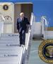 Њујорк Тајмс: Тајните служби го предупредиле Трамп, среде патување го смени претседателскиот авион
