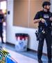 Училиштата во САД воведуваат дронови со бибер спреј : Нема да им избегате 