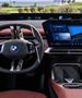„BMW“ верува дека лицата под 45 години не сакаат копчиња - другите производители ги враќаат