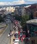 Голем протест во Приштина- толпа граѓани се движи кон плоштадот, се очекуваат насилни протести (ВИДЕО)