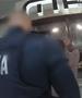 Полицајци во Љубљана соборија маж и го држат за врат- вика дека не може да дише, па почина (ВИДЕО)