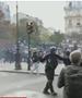 Хаосот во Франција продолжува; Макрон свика итен состанок