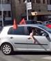 Казнет е возачот, кој од автомобил накитен со албански знамиња глумеше полицаец среде Скопје (ВИДЕО)