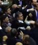 Крвава тепачка во парламентот на Ерменија- пратениците се степаа среде седница (ВИДЕО)