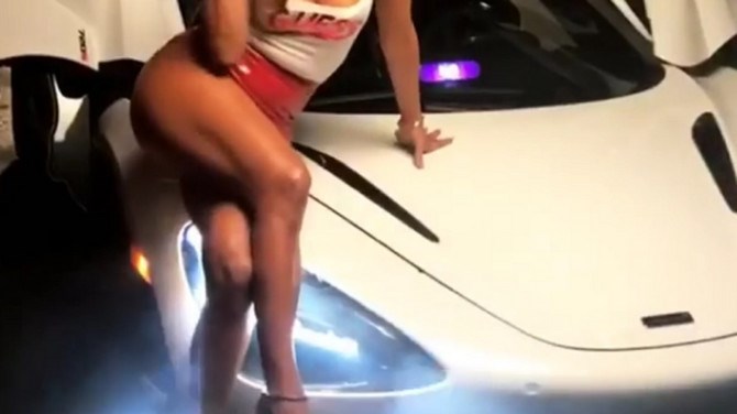 Видео: Скап автомобил и секси стајлинг