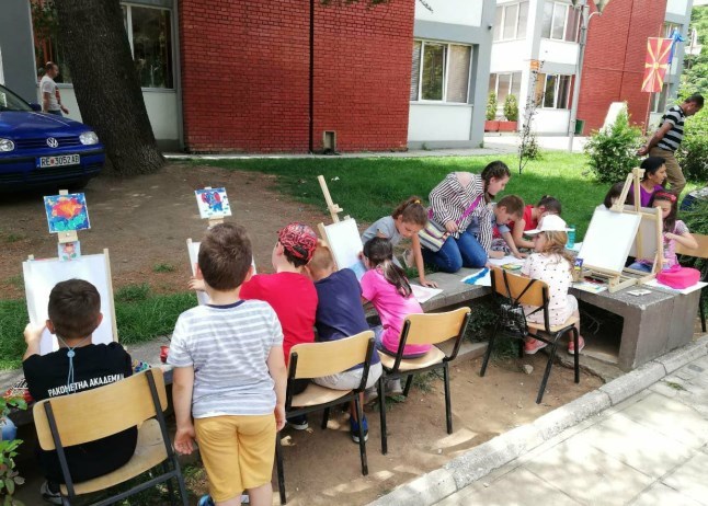 „Сквер арт“ на плоштадот во Ресен
