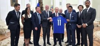 Путин на средба со легенди на светскиот фудбал