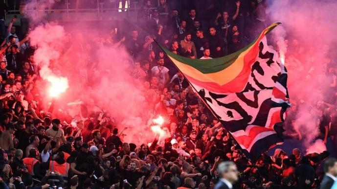 Покрената постапка против ПСЖ и Црвена ѕвезда поради „однесувањето на публиката" (ВИДЕО)
