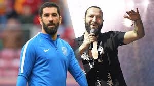 Арда Туран предизвика инцидент, скрши нос на пејач