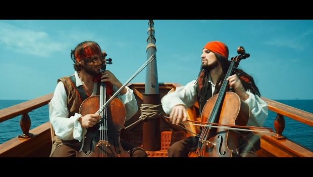 Музичарите од 2Cellos како ,,Пирати од Карибите” (ВИДЕО)