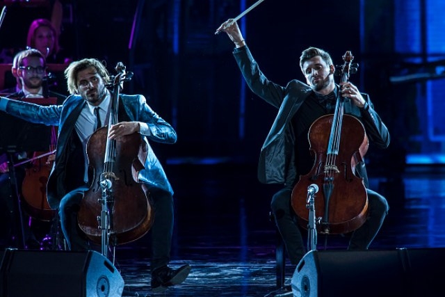 Дуетот 2Cellos се раздели на неодредено 