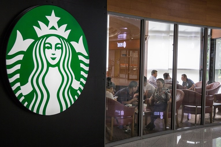 Нема веќе порно видеа во Starbucks
