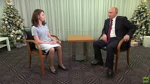 Слепа новинарка побара да го допре Путин (ВИДЕО)