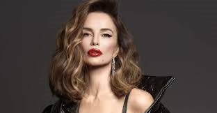 Северина ги почести фановите со нова провокативна фотографија 
