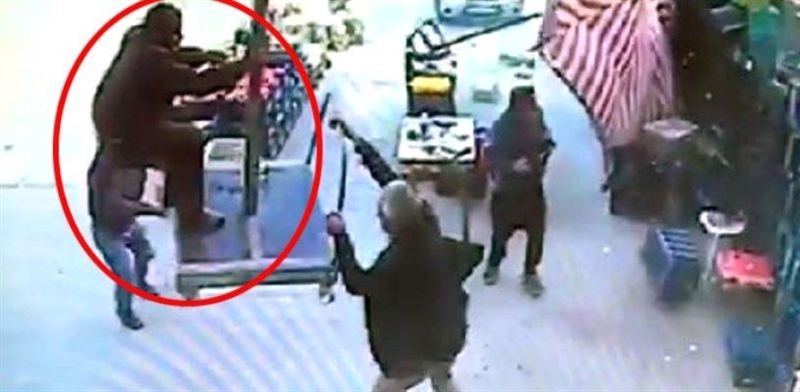 Турчин сакал да спаси чадор во невремето , па одлета четири метри (ВИДЕО)