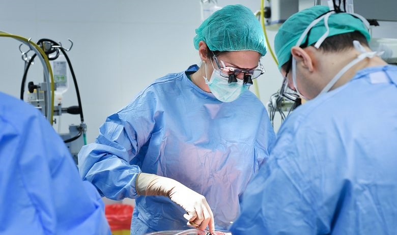 За прв пат во историјата во САД изведена ХИВ траснсплантација на бубрег (ВИДЕО)