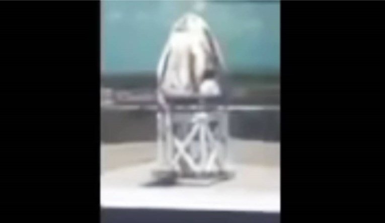 Капсулата на SpaceX експлодира за време на тестирањето (ВИДЕО)