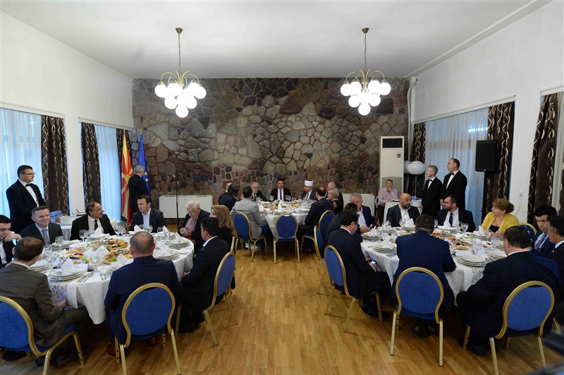Заев организираше ифтарска вечера