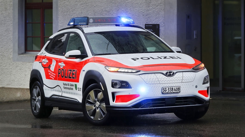 Швајцарската полиција прва воведе електрични автомобили