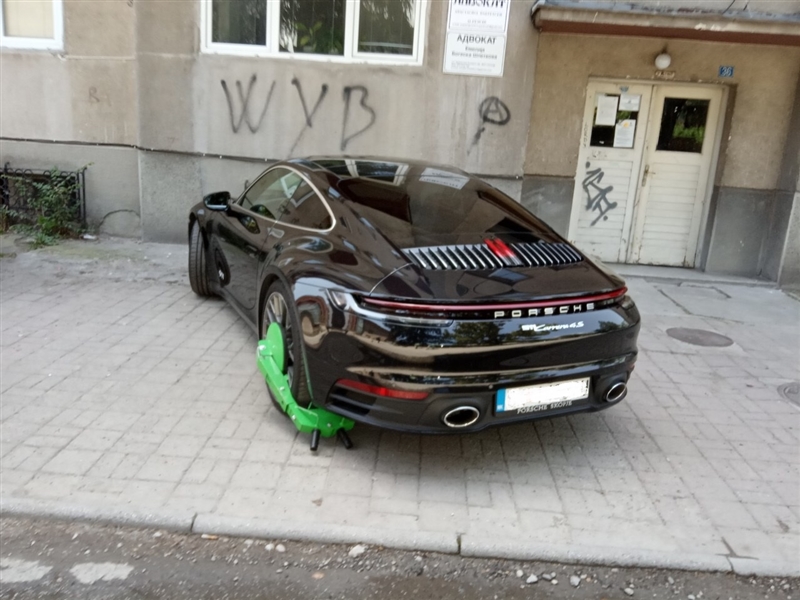 Санкционирани 386 непрописно паркирани возила во Општина Центар