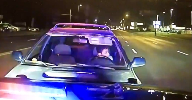Возел пијан, па се забил во полициската патрола (ВИДЕО)