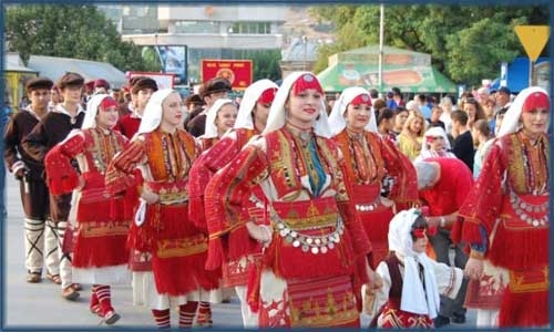 Во Битола отворен фестивалот на народни песни и игри „Илинденски денови"