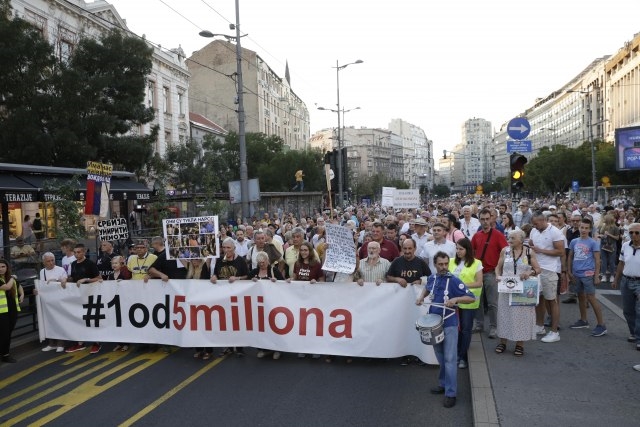 Во Белград почна протестот ,,1од 5 милиони “ 